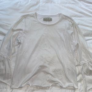 Flowy sleeve long sleeve shirt